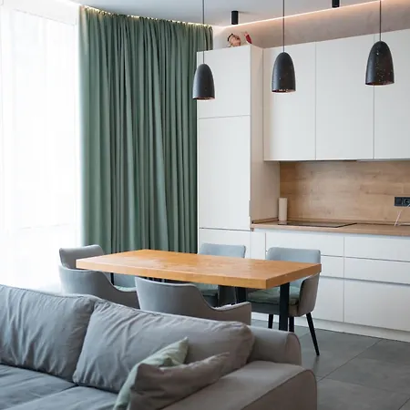 5 хвилин до моря та до центру люкс Apartman Odessza