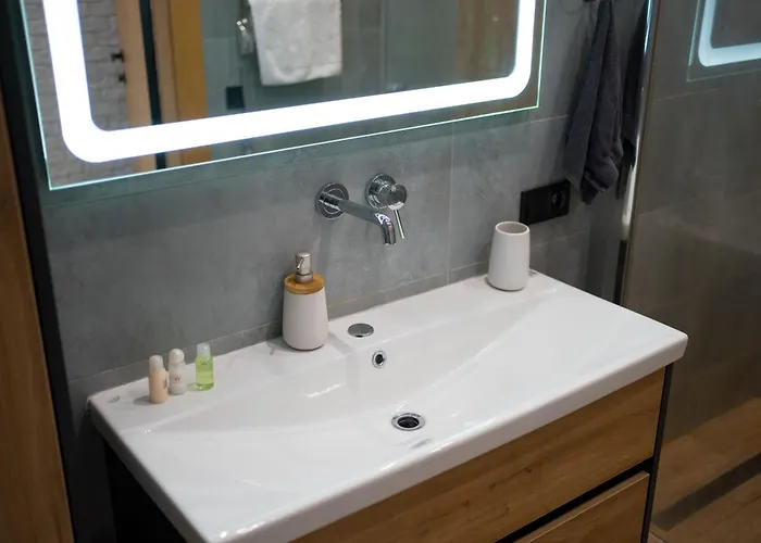 5 хвилин до моря та до центру люкс Apartman