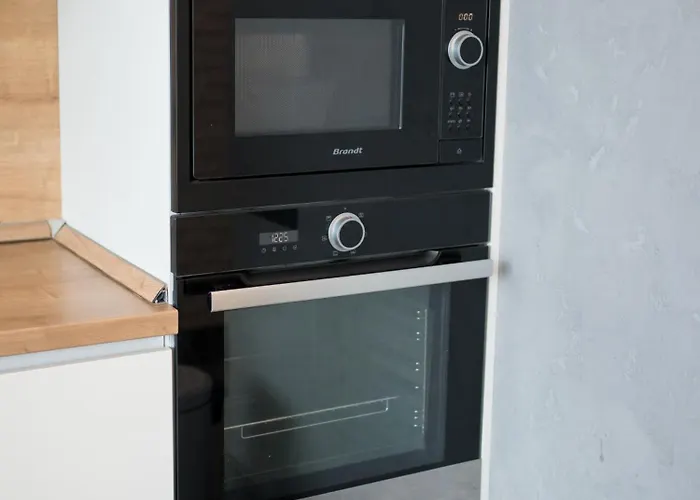 5 хвилин до моря та до центру люкс Apartman