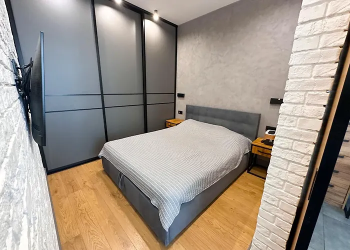 5 хвилин до моря та до центру люкс Apartman